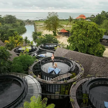 Canggu Cabana Beach Resort By Ini Vie Hospitality