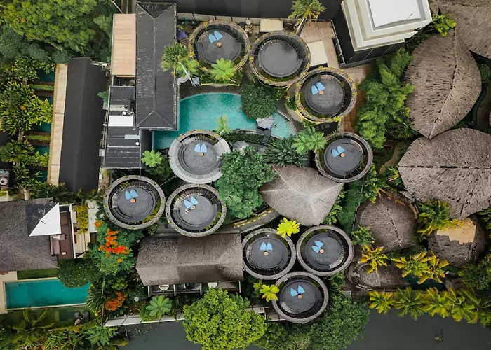 By Ini Vie Hospitality リゾート 5*